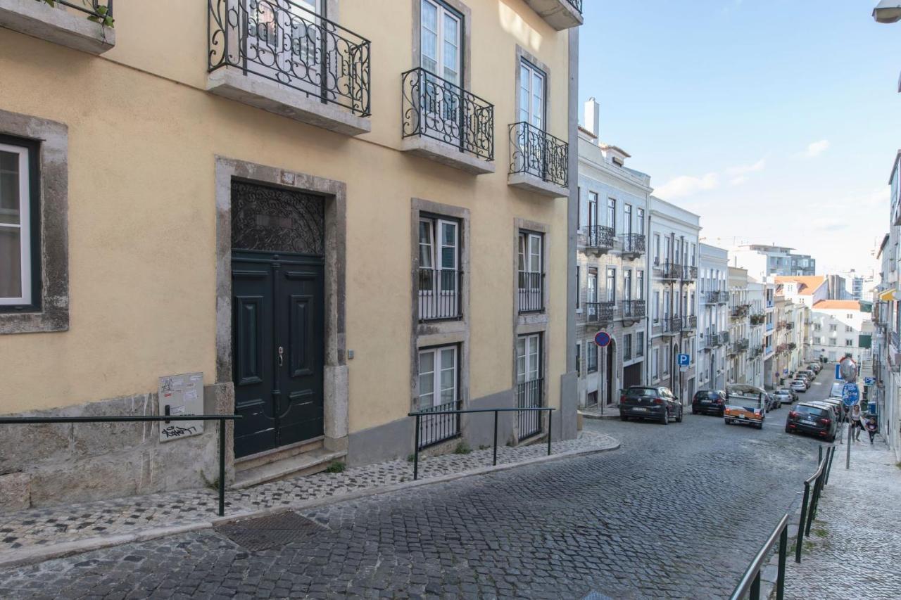 Lovelystay - Sunny Flat W/ Balcony Overseeing Graca And River Apartment Lissabon