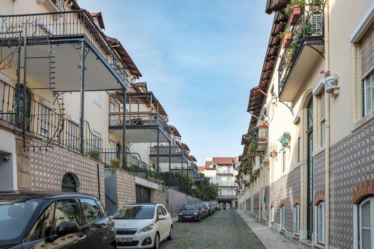 Lovelystay - Sunny Flat W/ Balcony Overseeing Graca And River Apartment Lissabon